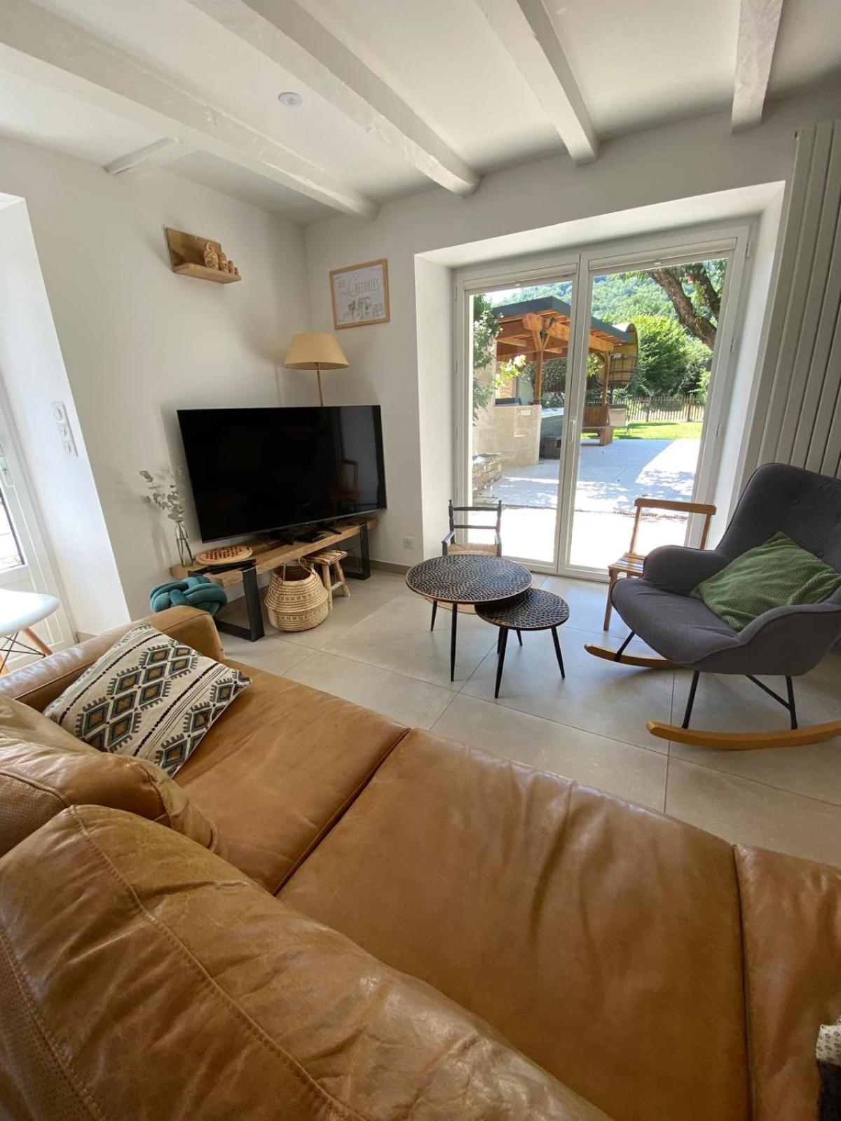 Gite Le Recoules Villa Espalion Exterior photo